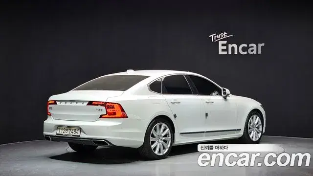 Volvo S90 2018 — Şəkil 17/20