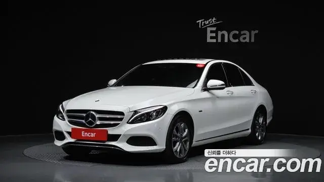 Mercedes-Benz C-Class 2018 — Şəkil 18/20