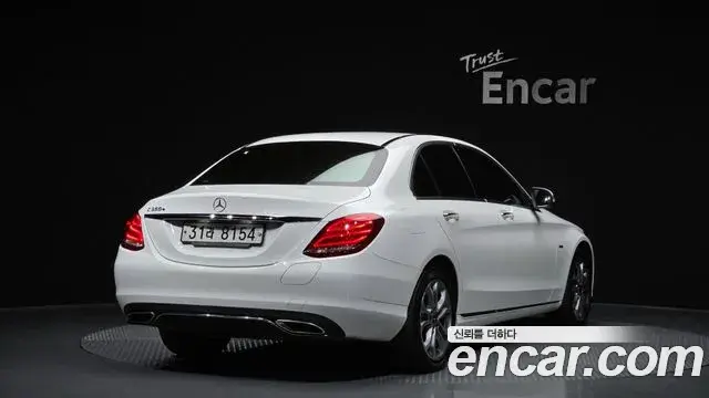 Mercedes-Benz C-Class 2018 — Şəkil 12/20