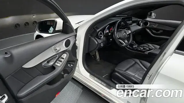 Mercedes-Benz C-Class 2018 — Şəkil 15/20