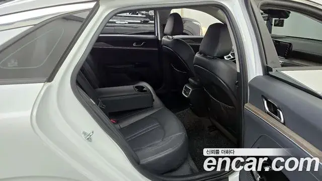 Kia K5 2020 — ფოტო 2/20