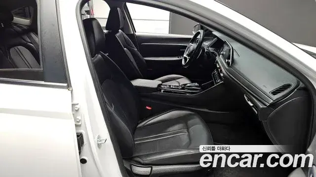 Hyundai Sonata Hybrid 2019 — ფოტო 16/20
