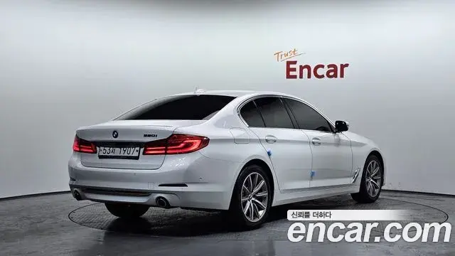 BMW 5 Series 2019 — Фото 2/20