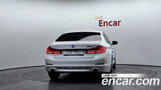 BMW 5 Series 2019 — Фото 4/20