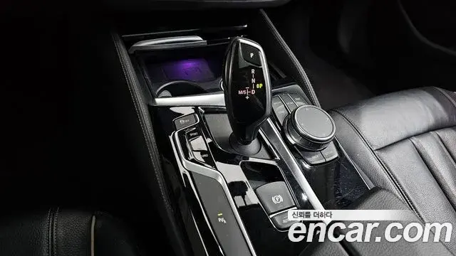 BMW 5 Series 2019 — Фото 9/20