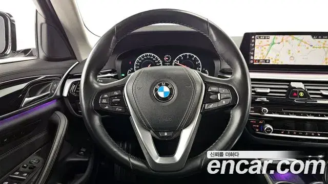 BMW 5 Series 2019 — Фото 13/20