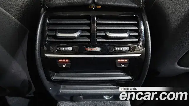 BMW 5 Series 2019 — Фото 18/20