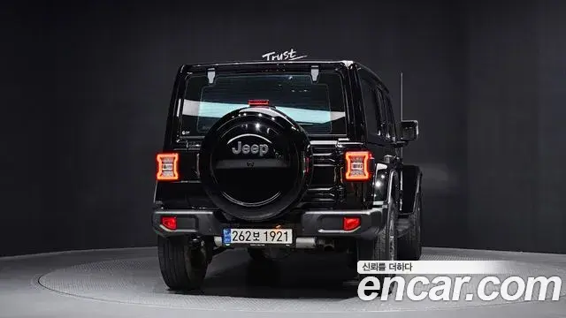 Jeep Wrangler 2022 — ფოტო 10/20