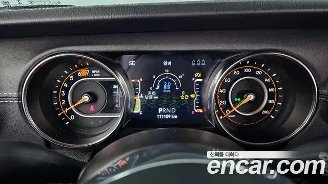 Jeep Wrangler 2022 — ფოტო 6/20