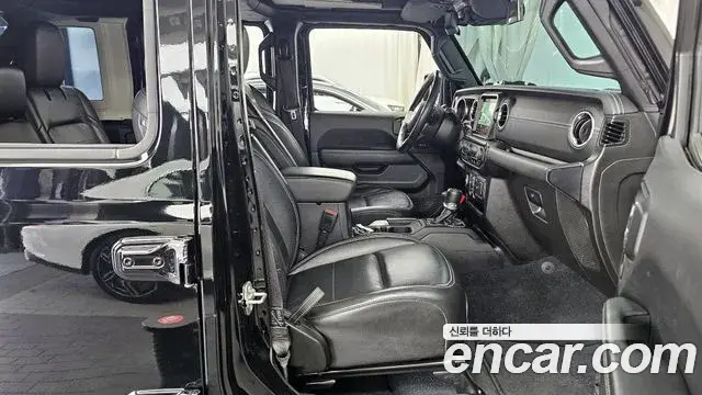 Jeep Wrangler 2022 — ფოტო 20/20