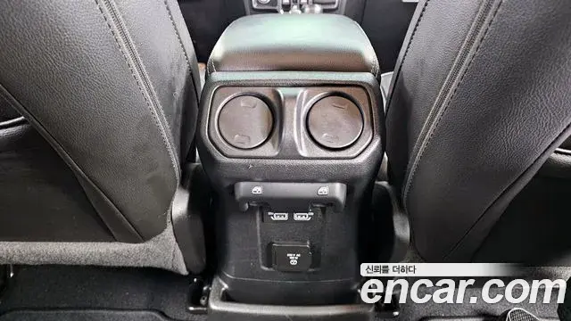 Jeep Wrangler 2022 — ფოტო 3/20