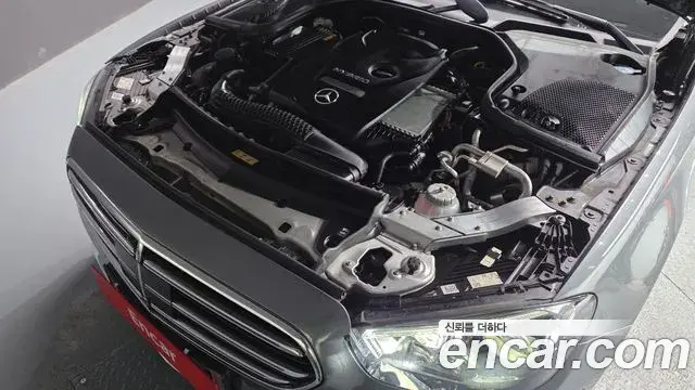 Mercedes-Benz E-Class 2021 — Şəkil 19/20