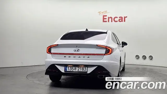 Hyundai Sonata 2022 — Фото 4/20