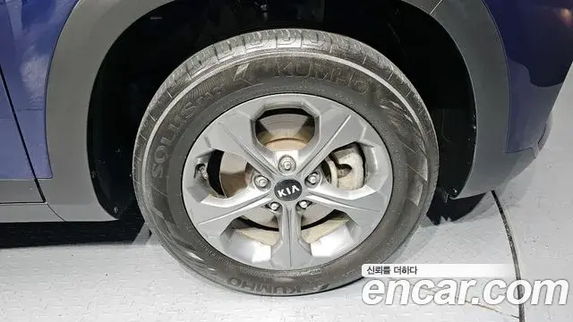 Kia Seltos 2019 — ფოტო 13/20