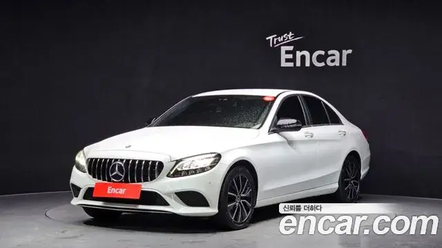Mercedes-Benz C-Class 2019 — Photo 19/20
