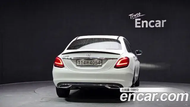 Mercedes-Benz C-Class 2019 — Photo 17/20