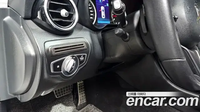 Mercedes-Benz C-Class 2019 — Photo 20/20