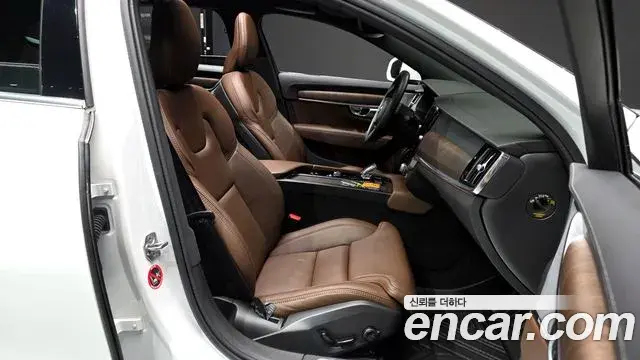Volvo S90 2021 — ფოტო 18/20
