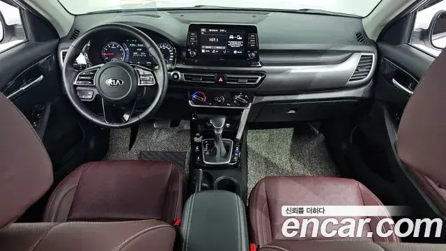 Kia Seltos 2020 — ფოტო 17/20
