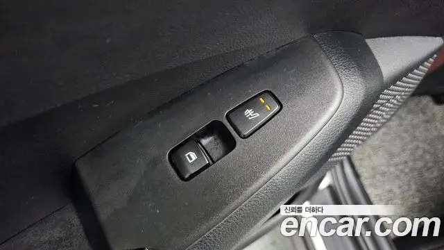 Kia Seltos 2020 — ფოტო 14/20