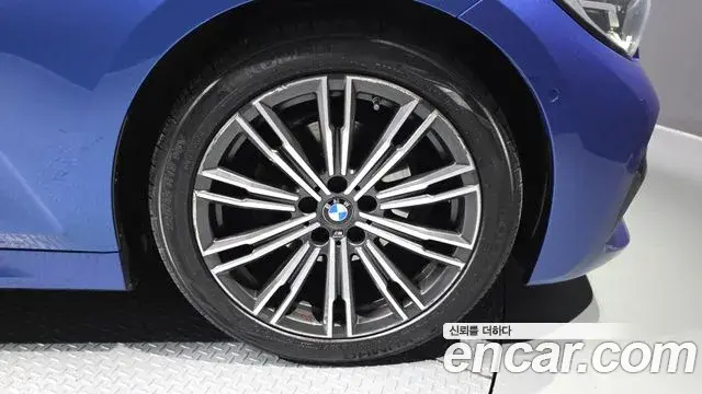 BMW 3 Series 2021 — ფოტო 20/20