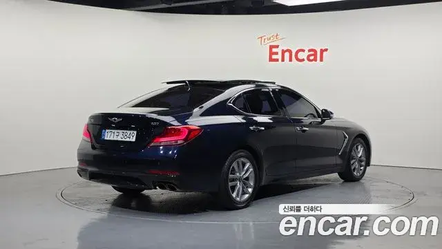 Genesis G70 2018 — Photo 9/20