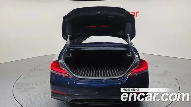 Genesis G70 2018 — Photo 2/20