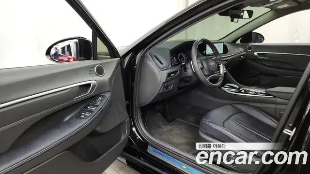 Hyundai Sonata 2021 — Фото 10/20