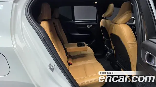 Volvo XC40 2020 — Şəkil 40/40