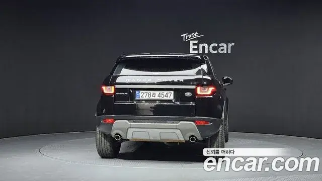Land Rover Range Rover Evoque 2018 — Şəkil 31/32