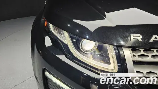 Land Rover Range Rover Evoque 2018 — Şəkil 28/32