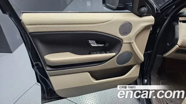 Land Rover Range Rover Evoque 2018 — Şəkil 12/32