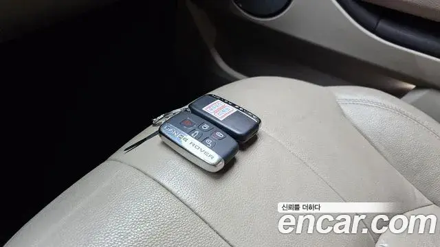 Land Rover Range Rover Evoque 2018 — Şəkil 8/32