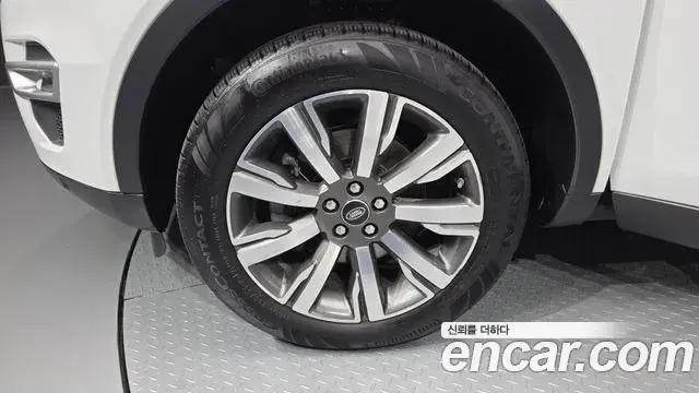 Land Rover Discovery Sport 2018 — Фото 5/20