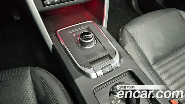 Land Rover Discovery Sport 2018 — Фото 9/20