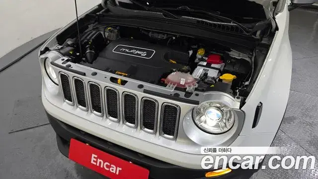 Jeep Renegade 2018 — Фото 6/20