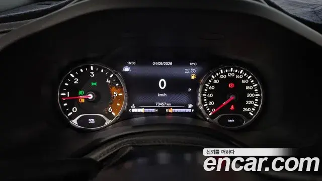 Jeep Renegade 2018 — Фото 8/20