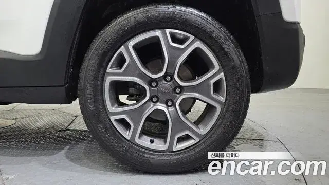 Jeep Renegade 2018 — Photo 10/31