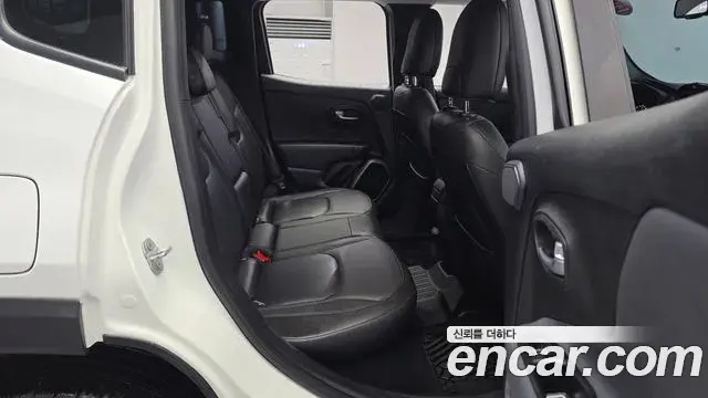 Jeep Renegade 2018 — Photo 19/31