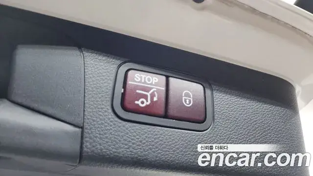 Mercedes-Benz GLC-Class 2018 — Photo 19/37