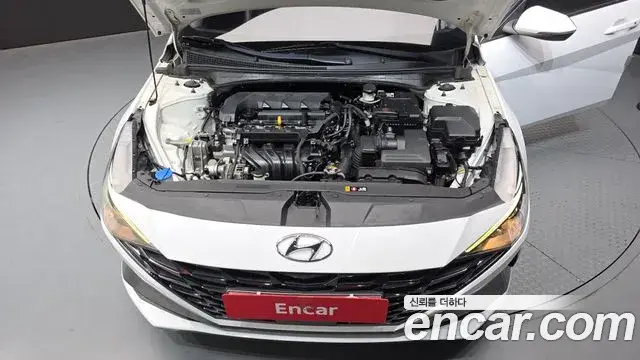 Hyundai The New Avante Hybrid 2021 — Photo 12/20