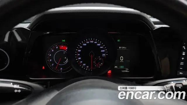 Hyundai The New Avante Hybrid 2021 — Photo 17/20