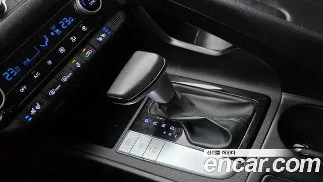 Hyundai The New Avante Hybrid 2021 — Photo 3/20
