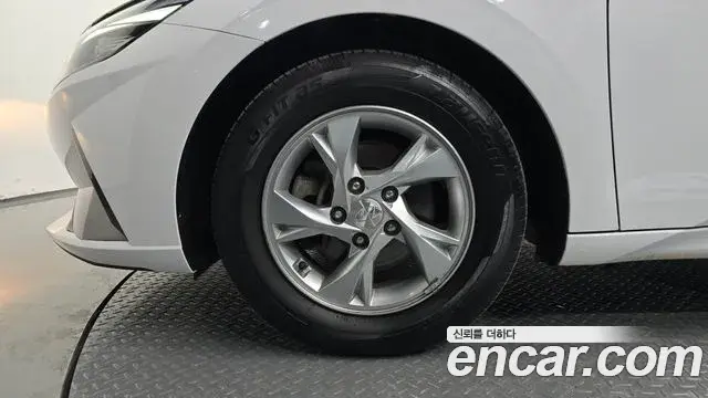 Hyundai The New Avante Hybrid 2021 — Photo 4/20