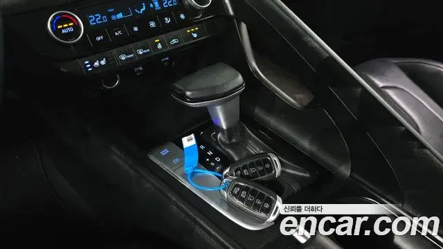 Hyundai The New Avante Hybrid 2021 — Photo 5/20