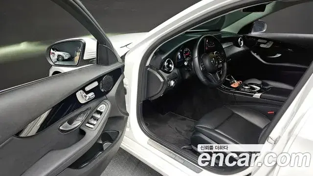 Mercedes-Benz C-Class 2020 — Фото 10/20
