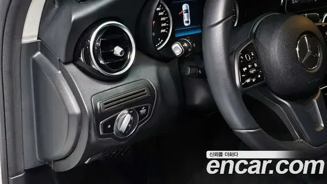 Mercedes-Benz C-Class 2020 — Фото 18/20