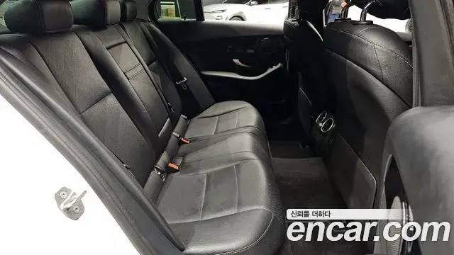 Mercedes-Benz C-Class 2020 — Şəkil 9/31