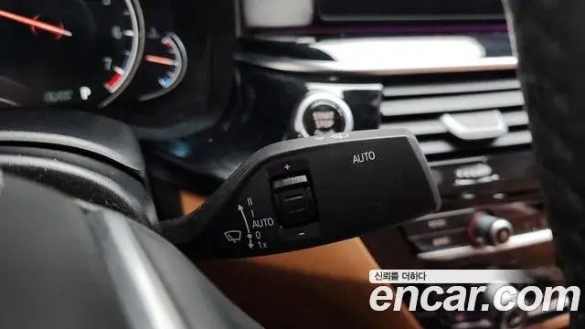 BMW 5 Series 2018 — Photo 15/34
