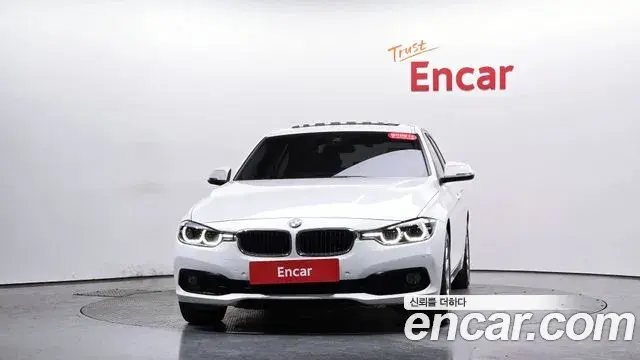 BMW 3 Series 2018 — ფოტო 31/32